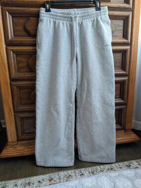 Aritzia Cozy Sweatfleece Boyfriend Wide Sweatpant Short Size S - Heather Grey
